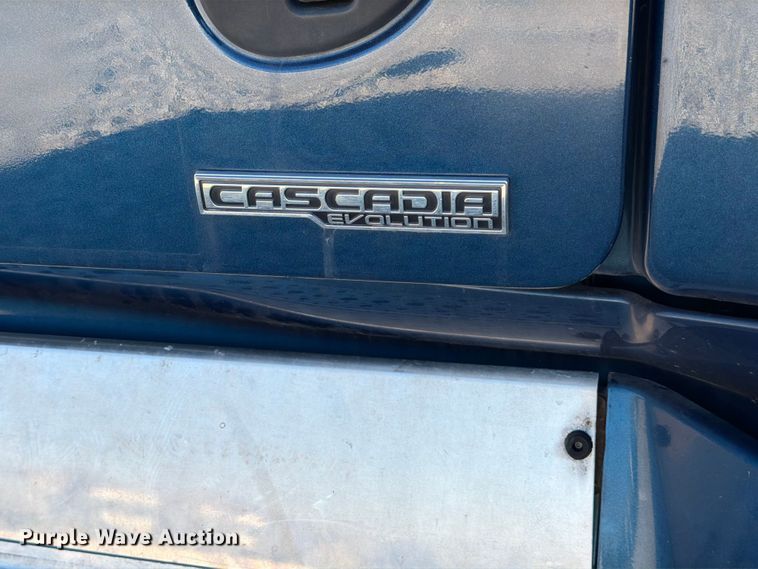 image for item YA3091 2017 Freightliner Cascadia semi truck