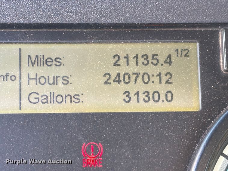 image for item YA3091 2017 Freightliner Cascadia semi truck