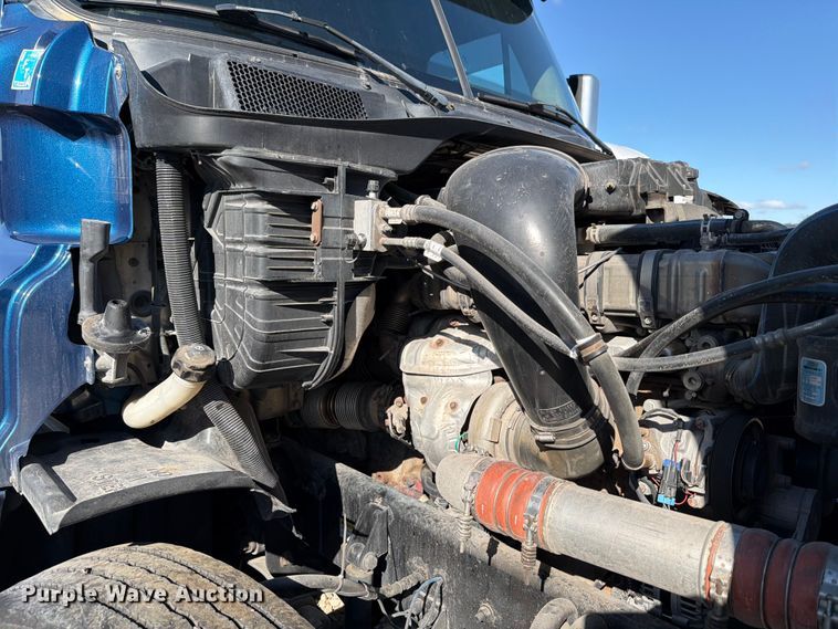 image for item YA3091 2017 Freightliner Cascadia semi truck