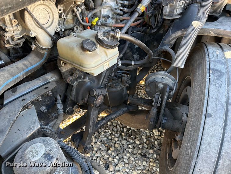 image for item YA3091 2017 Freightliner Cascadia semi truck
