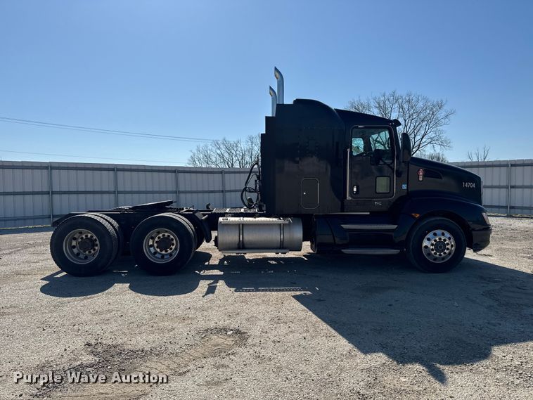 image for item YA3195 2014 Kenworth T660 semi truck