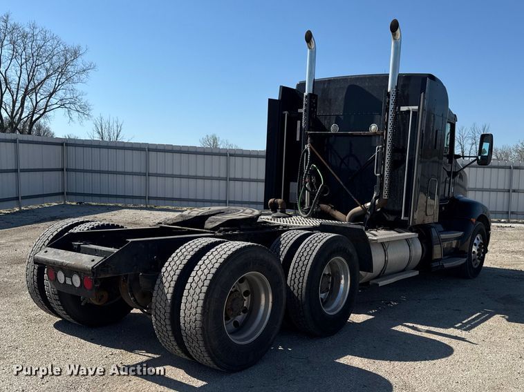 image for item YA3195 2014 Kenworth T660 semi truck