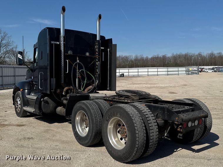 image for item YA3195 2014 Kenworth T660 semi truck