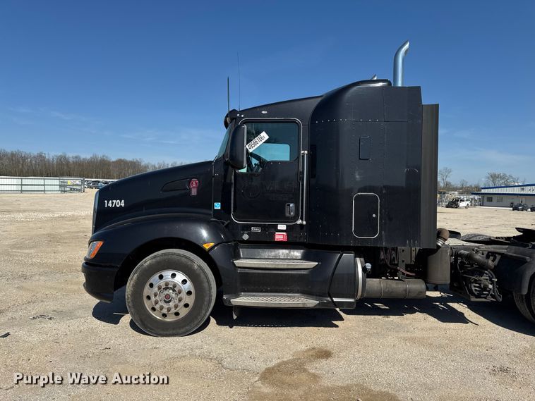 image for item YA3195 2014 Kenworth T660 semi truck