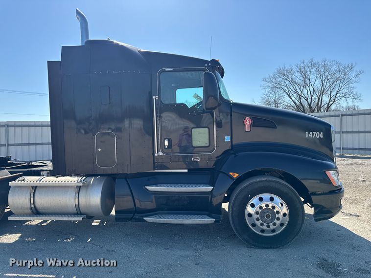 image for item YA3195 2014 Kenworth T660 semi truck
