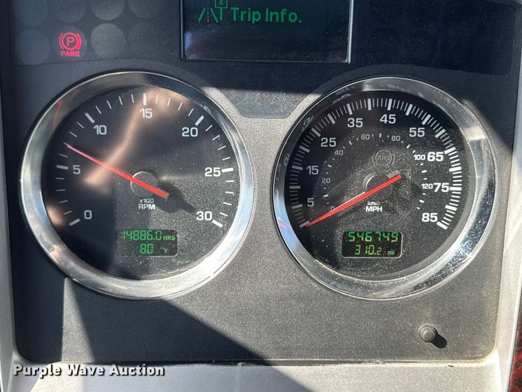 image for item YA3195 2014 Kenworth T660 semi truck