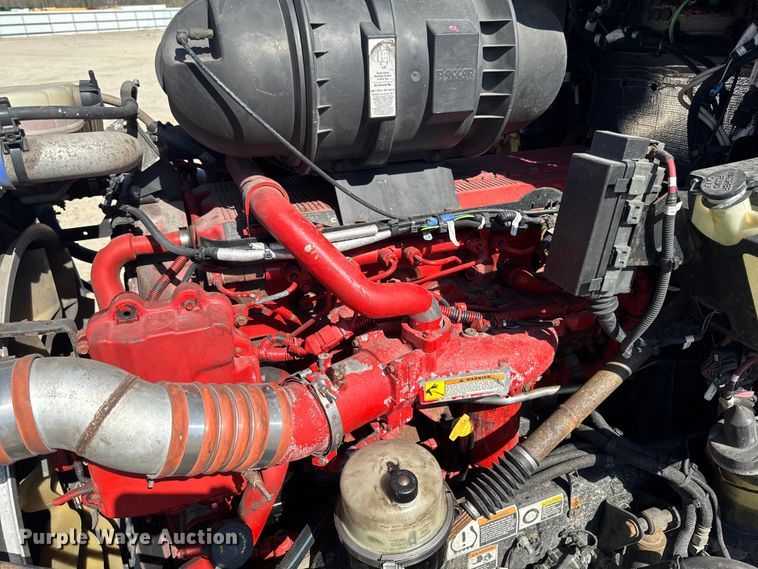 image for item YA3195 2014 Kenworth T660 semi truck