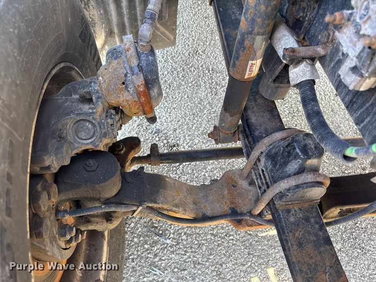 image for item YA3195 2014 Kenworth T660 semi truck