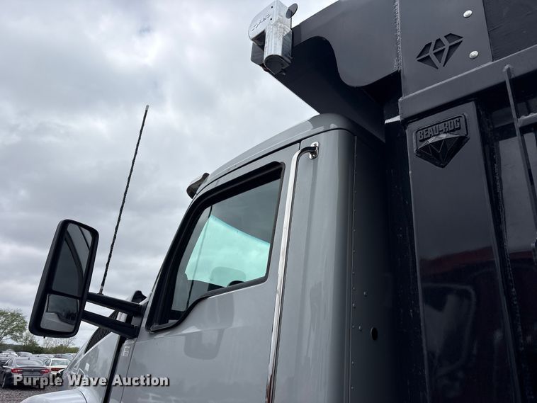 image for item YA3328 2026 Kenworth T880 dump truck
