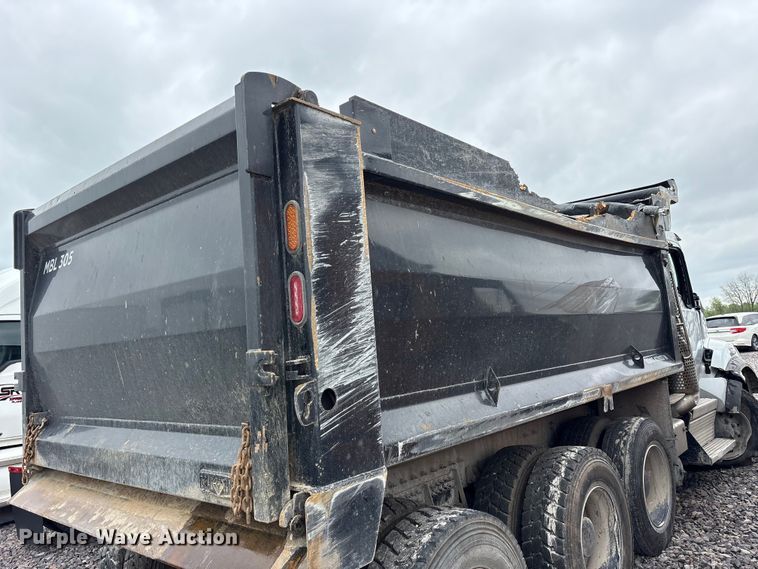 image for item YA3328 2026 Kenworth T880 dump truck