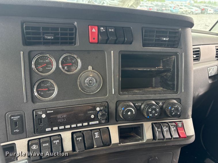image for item YA3328 2026 Kenworth T880 dump truck