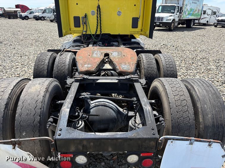 image for item YA3333 2019 Peterbilt 579 semi truck