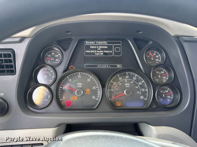 image for item YA3333 2019 Peterbilt 579 semi truck