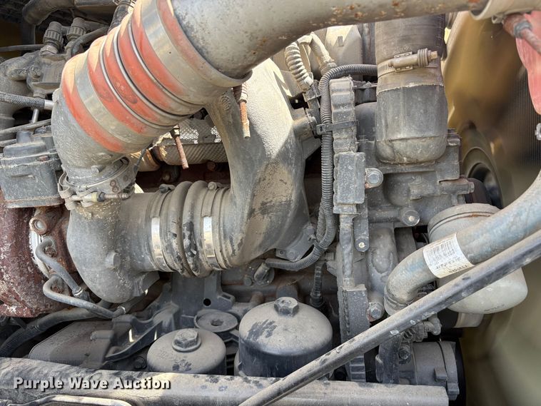 image for item YA3333 2019 Peterbilt 579 semi truck