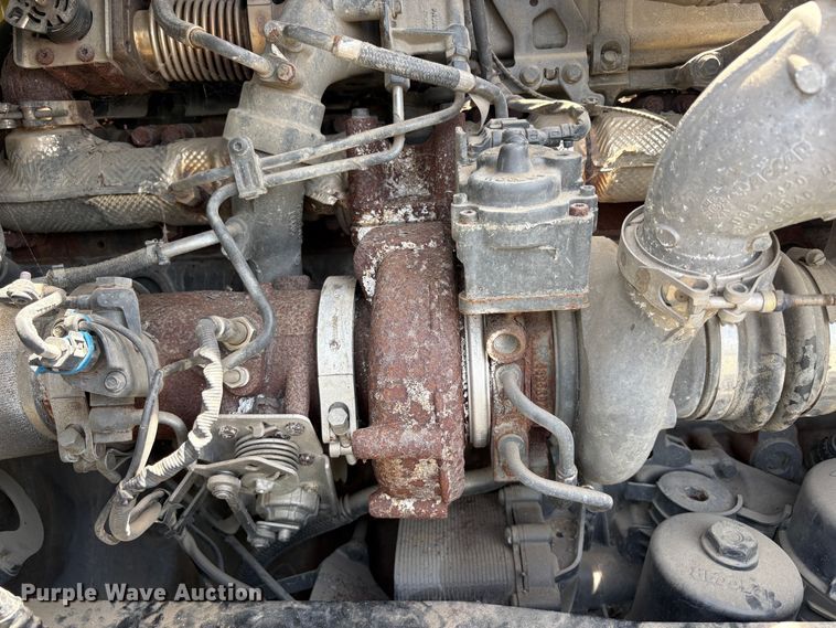 image for item YA3333 2019 Peterbilt 579 semi truck