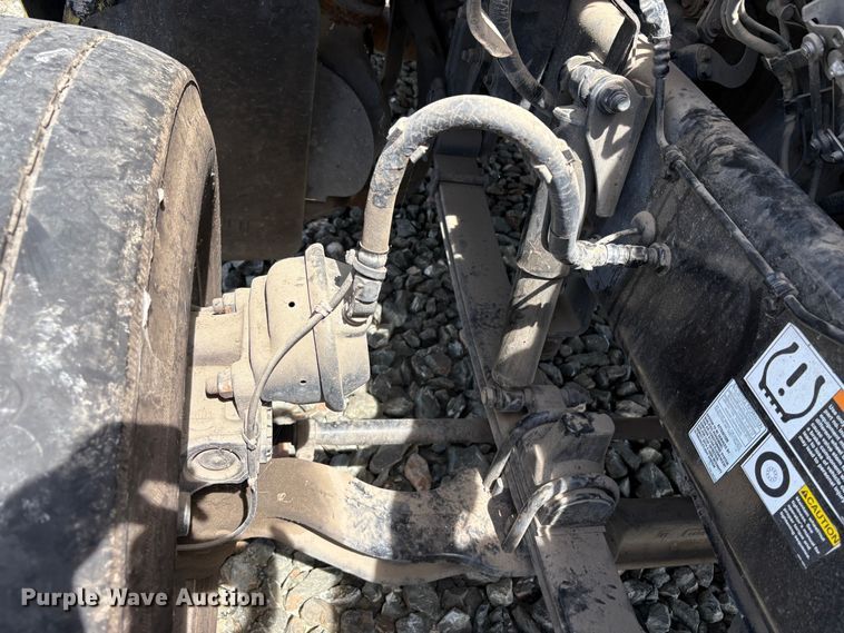 image for item YA3333 2019 Peterbilt 579 semi truck