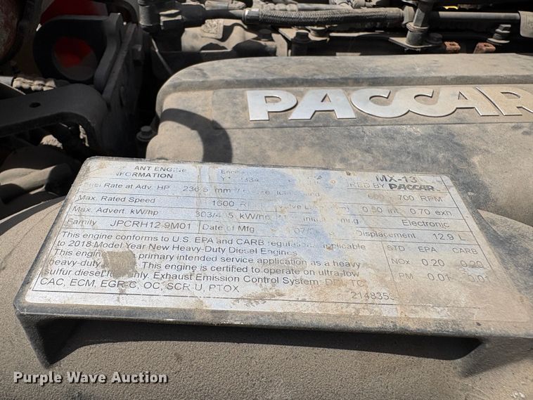 image for item YA3333 2019 Peterbilt 579 semi truck