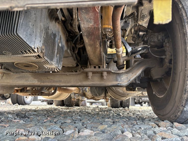 image for item YA3333 2019 Peterbilt 579 semi truck