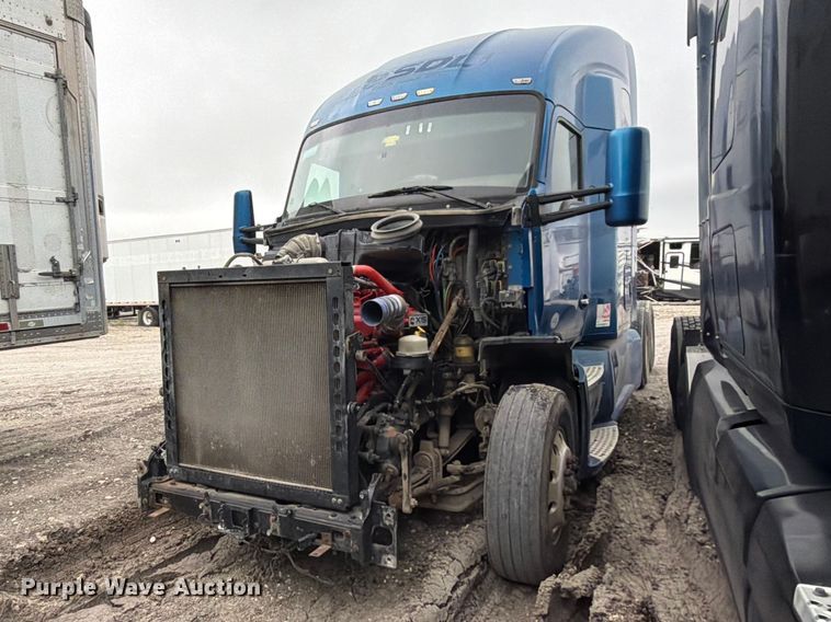 image for item YA3423 2018 Kenworth T680 semi truck