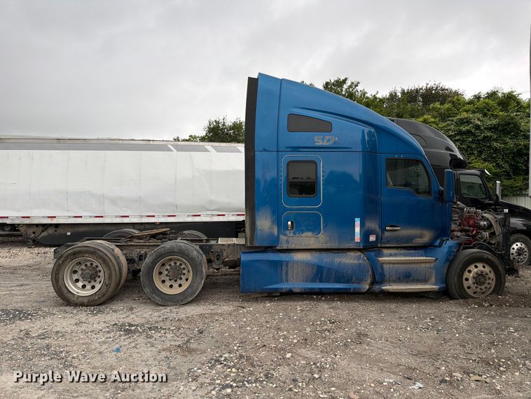 image for item YA3423 2018 Kenworth T680 semi truck