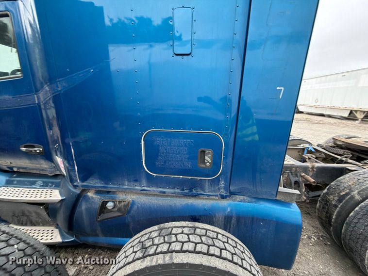 image for item YA3423 2018 Kenworth T680 semi truck