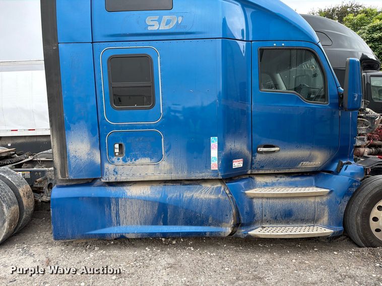 image for item YA3423 2018 Kenworth T680 semi truck