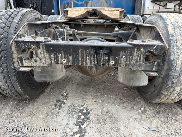 image for item YA3423 2018 Kenworth T680 semi truck