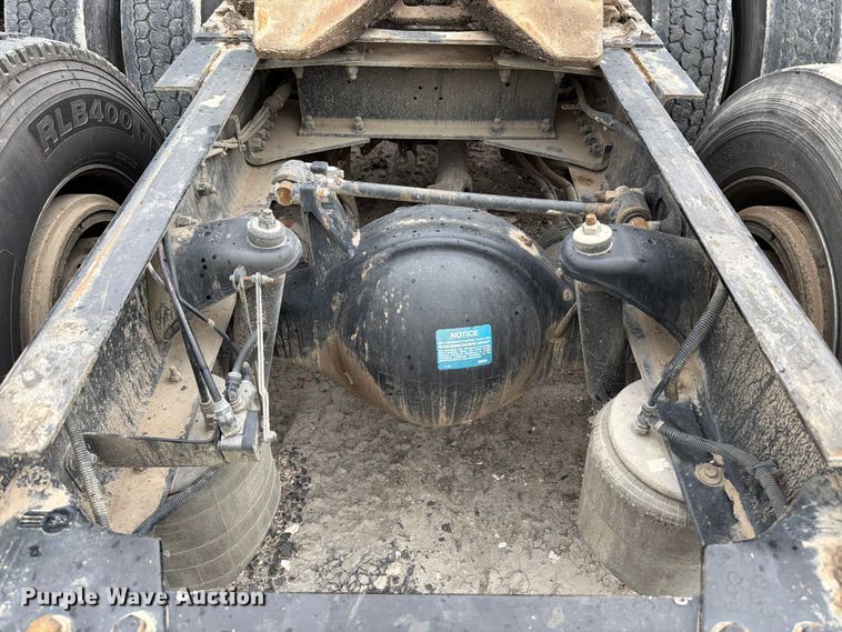 image for item YA3423 2018 Kenworth T680 semi truck