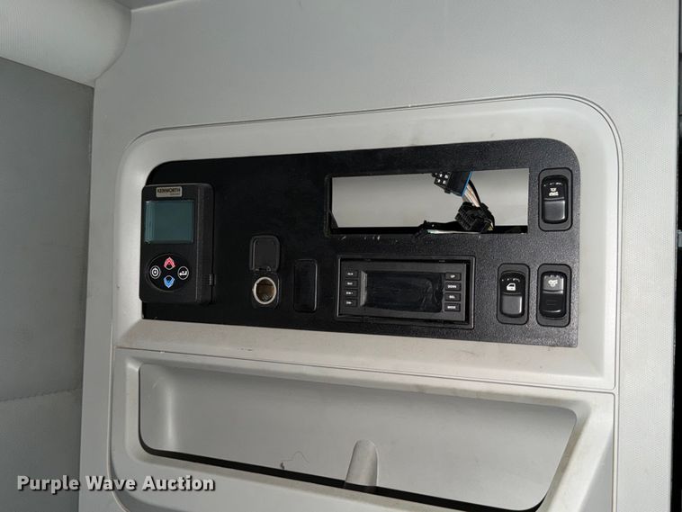 image for item YA3423 2018 Kenworth T680 semi truck