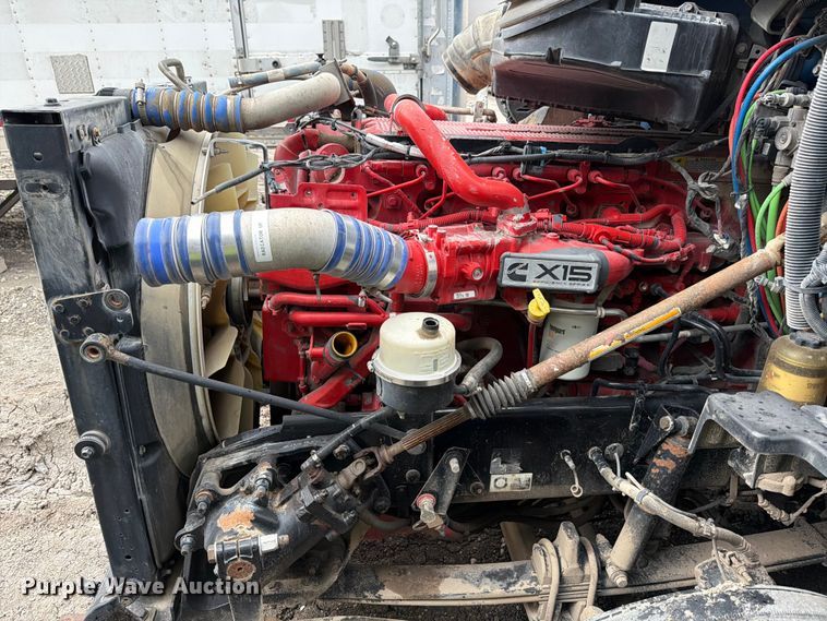 image for item YA3423 2018 Kenworth T680 semi truck