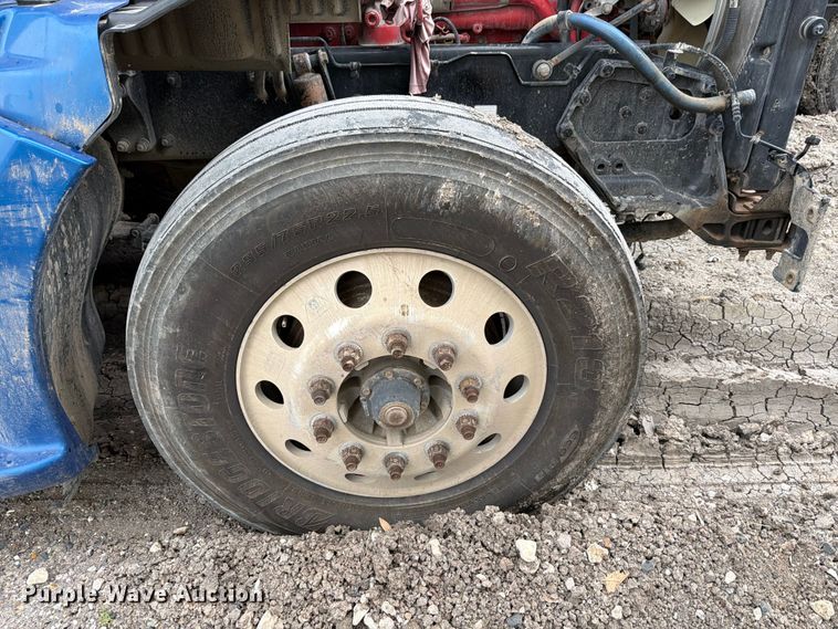 image for item YA3423 2018 Kenworth T680 semi truck