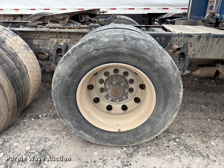 image for item YA3423 2018 Kenworth T680 semi truck