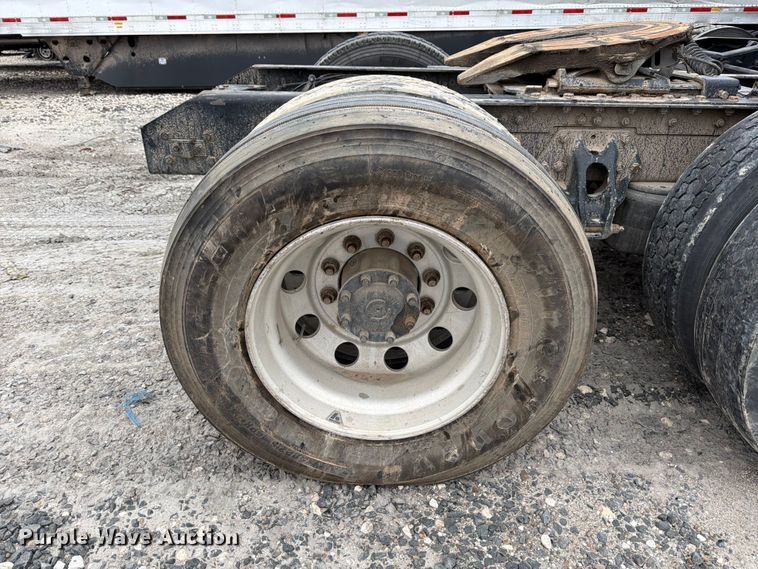 image for item YA3423 2018 Kenworth T680 semi truck