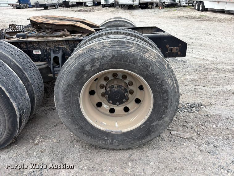 image for item YA3423 2018 Kenworth T680 semi truck