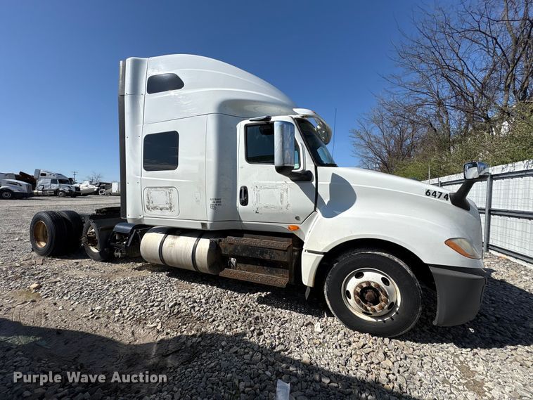 image for item YA6151 2018 International LT625 semi truck