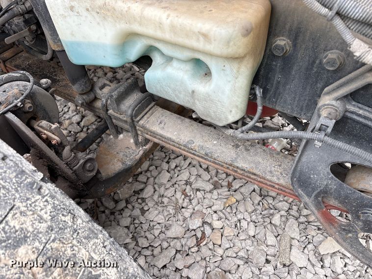 image for item YA6151 2018 International LT625 semi truck
