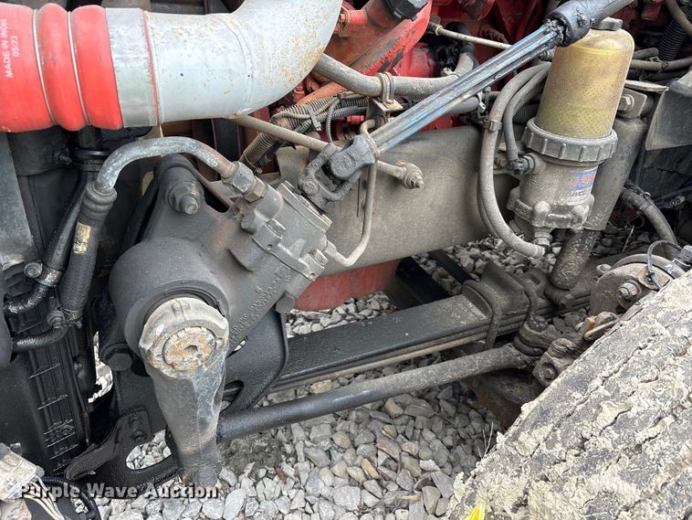 image for item YA6151 2018 International LT625 semi truck