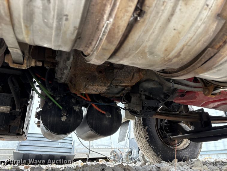 image for item YA6151 2018 International LT625 semi truck