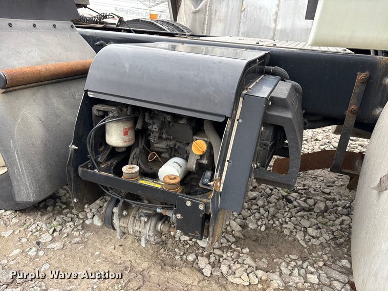 image for item YA6151 2018 International LT625 semi truck