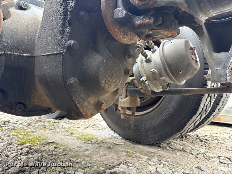 image for item YA6151 2018 International LT625 semi truck