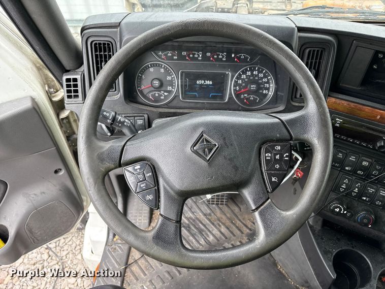image for item YA6151 2018 International LT625 semi truck