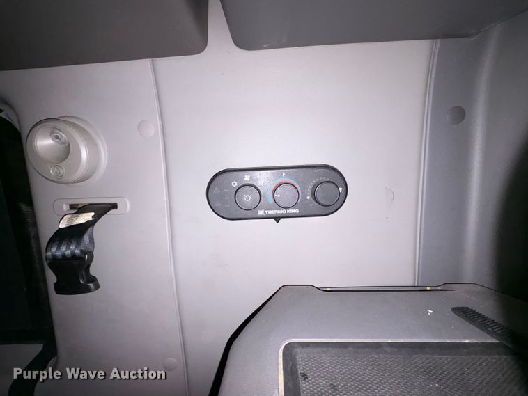 image for item YA6151 2018 International LT625 semi truck
