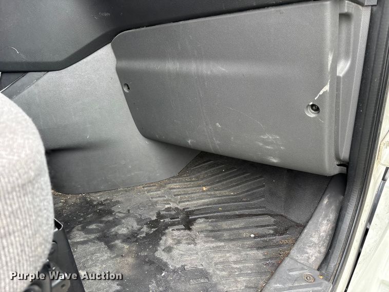 image for item YA6151 2018 International LT625 semi truck