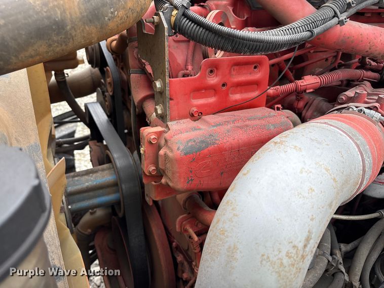 image for item YA6151 2018 International LT625 semi truck