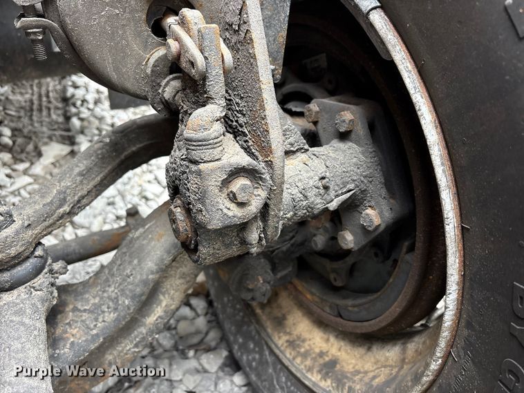 image for item YA6151 2018 International LT625 semi truck