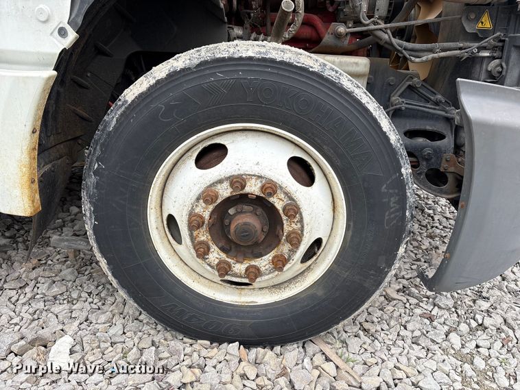 image for item YA6151 2018 International LT625 semi truck