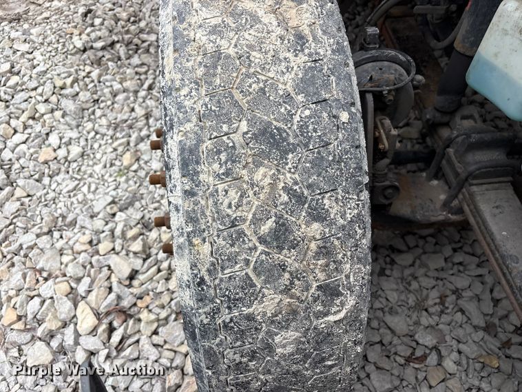 image for item YA6151 2018 International LT625 semi truck