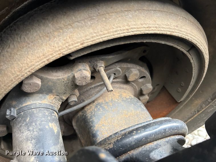image for item YA6151 2018 International LT625 semi truck