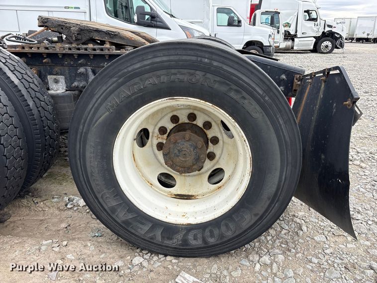 image for item YA6151 2018 International LT625 semi truck