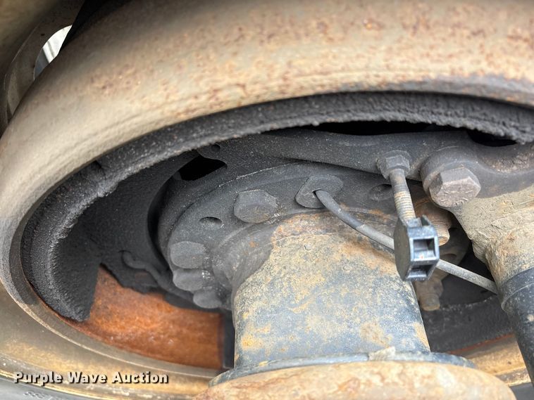 image for item YA6151 2018 International LT625 semi truck